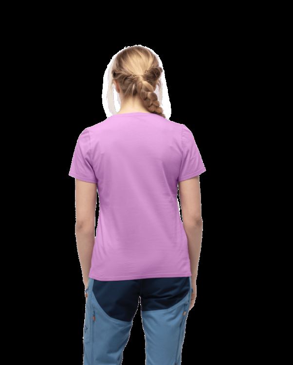 Norrona /29 Katoenen T-shirt Met Schuin Logo Voor Dames Met Paarse Tule